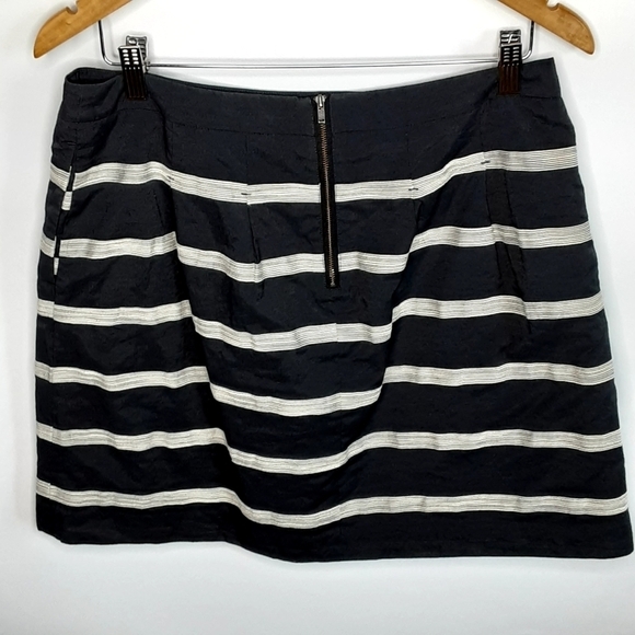 LOFT Dresses & Skirts - Ann Taylor Loft lined pleaded skirt Sz 10